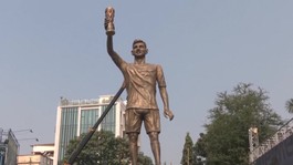 Messimu postavili 20-metrovú sochu