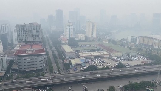 Hlavné mesto Vietnamu sa týždeň dusí v toxickom smogu. Obmedzte pobyt vonku, vyzvali úrady ľudí