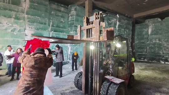 Ako sa stavia rekordný zimný svet s 520-metrovou ľadovou šmýkačkou?