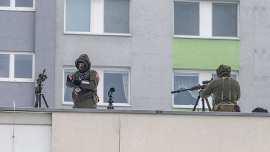 Na výjazdové rokovanie vlády dohliadajú ostreľovači aj drony