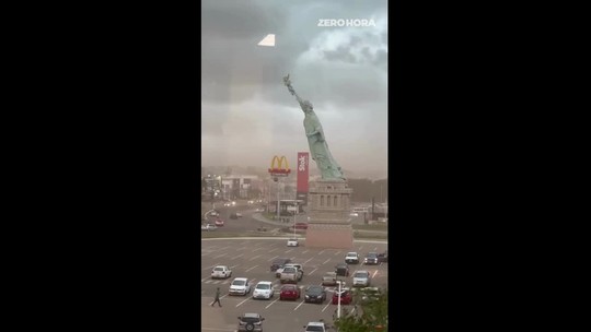 Socha slobody ide k zemi. Našťastie len brazílska replika