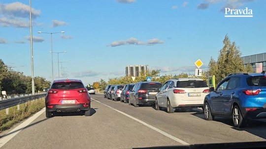 Príchod fanúšikov Slovana na derby v Trnave