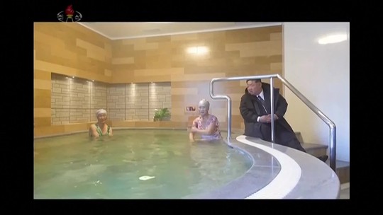Severokórejský líder Kim si prezrel zrenovované kúpele, navštívil aj ženskú zónu