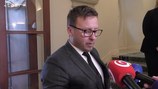 Kotlár prezentoval na vláde výsledky v utajenom režime