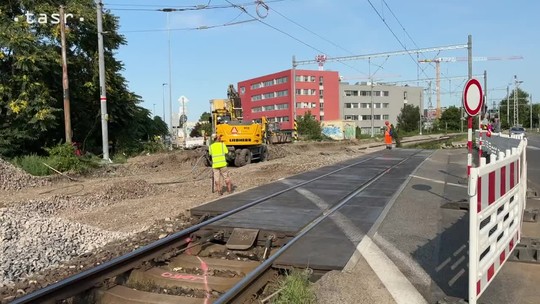 Trnavská - Ivanská. Práce na priecestí v Bratislave