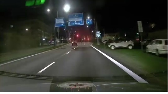 Policajti sa s motorkárom vôbec nemaznali. Netušil, že mu pripravia takéto nemilé prekvapenie
