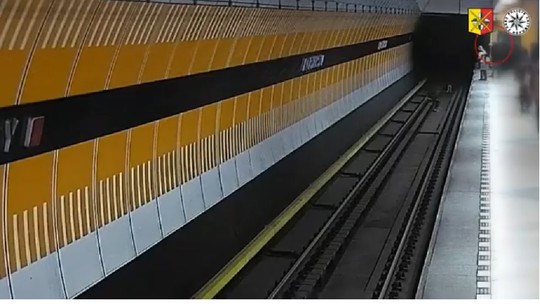 Hrozivé zábery. Dievča si sadlo na koľajnice a chcelo ukončiť svoj život