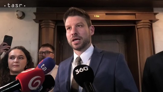 Šimečka: Mali by sme sa venovať zákonom na naštartovanie ekonomiky, inak sú to vyhodené peniaze a čas poslancov