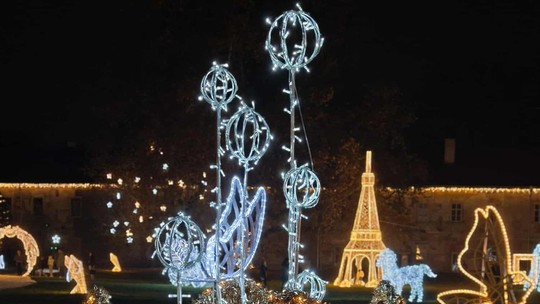 Takýmto nádherným svetelným parkom sa môžu pochváliť na západe Slovenska. Pozrite si, ako to tam vyzerá