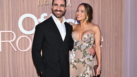 Dekolt na prasknutie 56-ročnej Jennifer Lopez priklincoval pozornosť, na tejto premiére jej nik nepozeral do očí