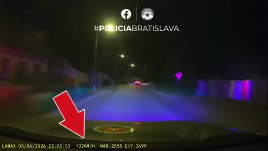 Mladík unikal polícii na otcovom mercedese, prišiel o vodičský preukaz
