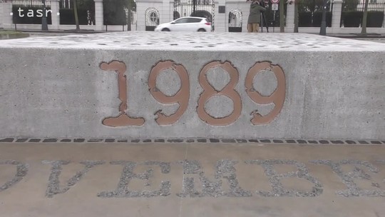 Na námestí slobody pribudol pamätník Nežnej revolúcie