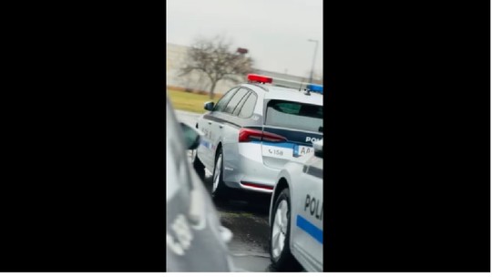 Policajti dostali nové autá. Pozrite si ich zmenený dizajn