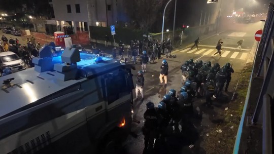 Pokojná demonštrácia odporcov olympiády v Miláne prerástla v násilnosti