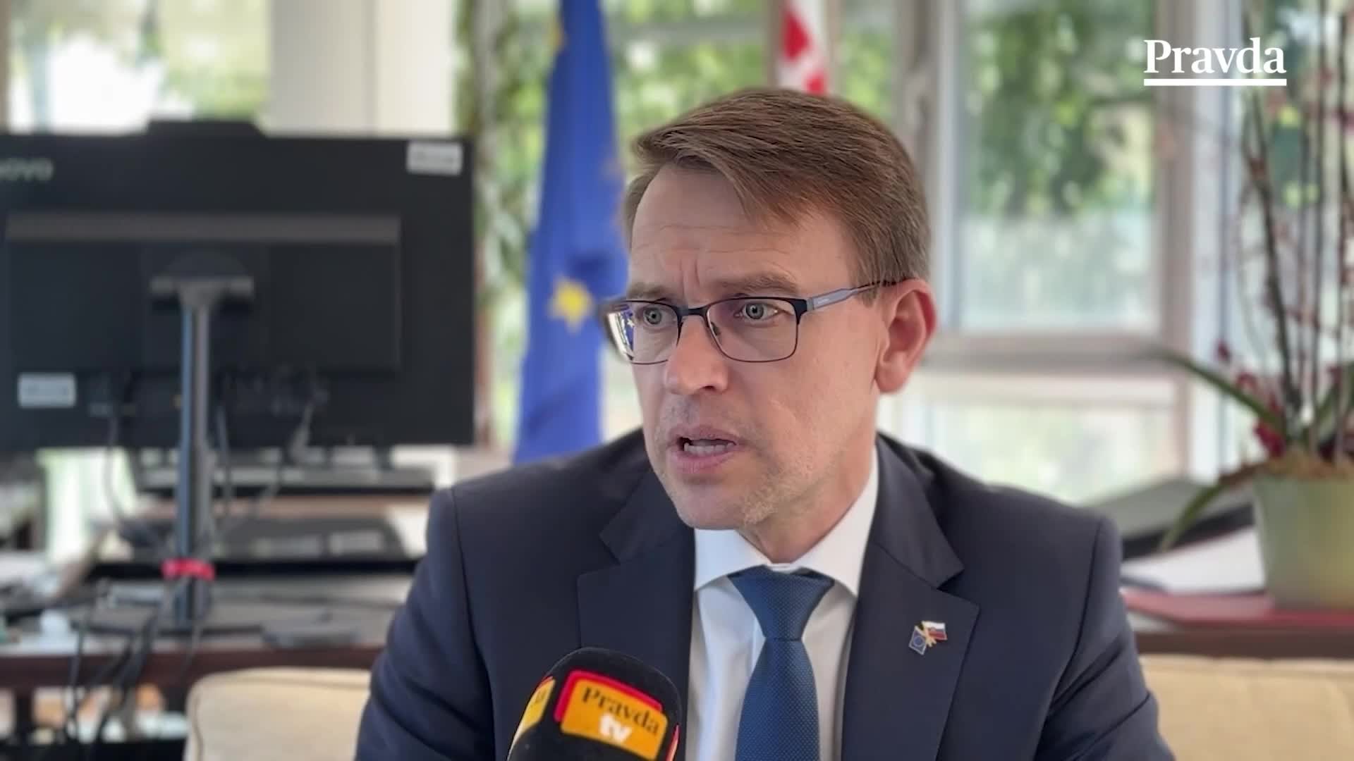 Je EÚ vo vojne? Ak to tak povieme, vtiahlo ju do nej Rusko, hovorí zástupca eurokomisie | Spravodajstvo | Relácie | TV Pravda.sk